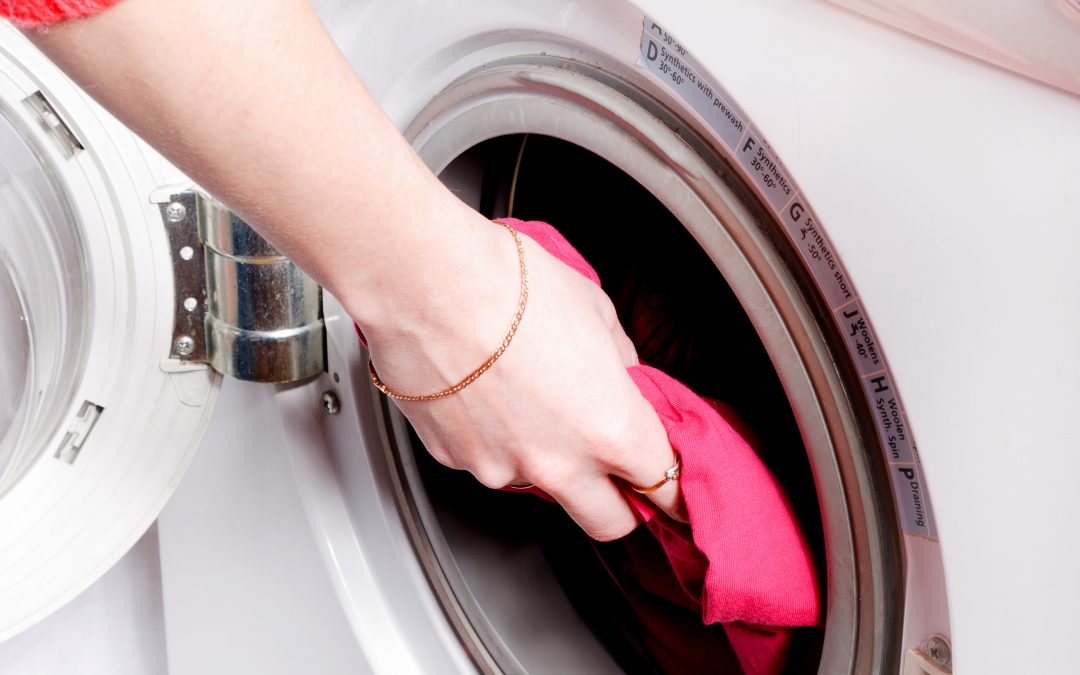 How to Get the Smell of Must Out of your Dryer